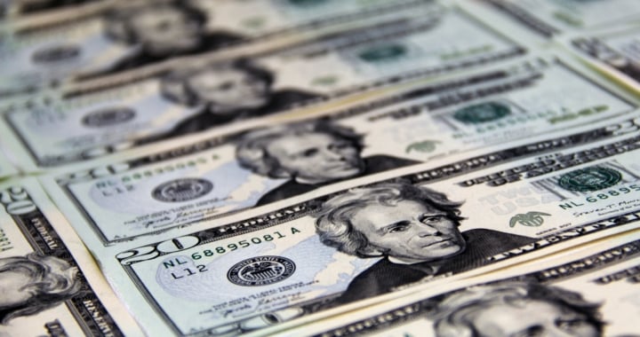 20-us-dollar-bills-3564390-720x380.jpg